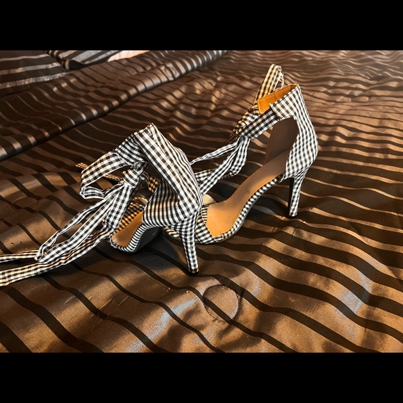 Heels - Picture 3 of 8